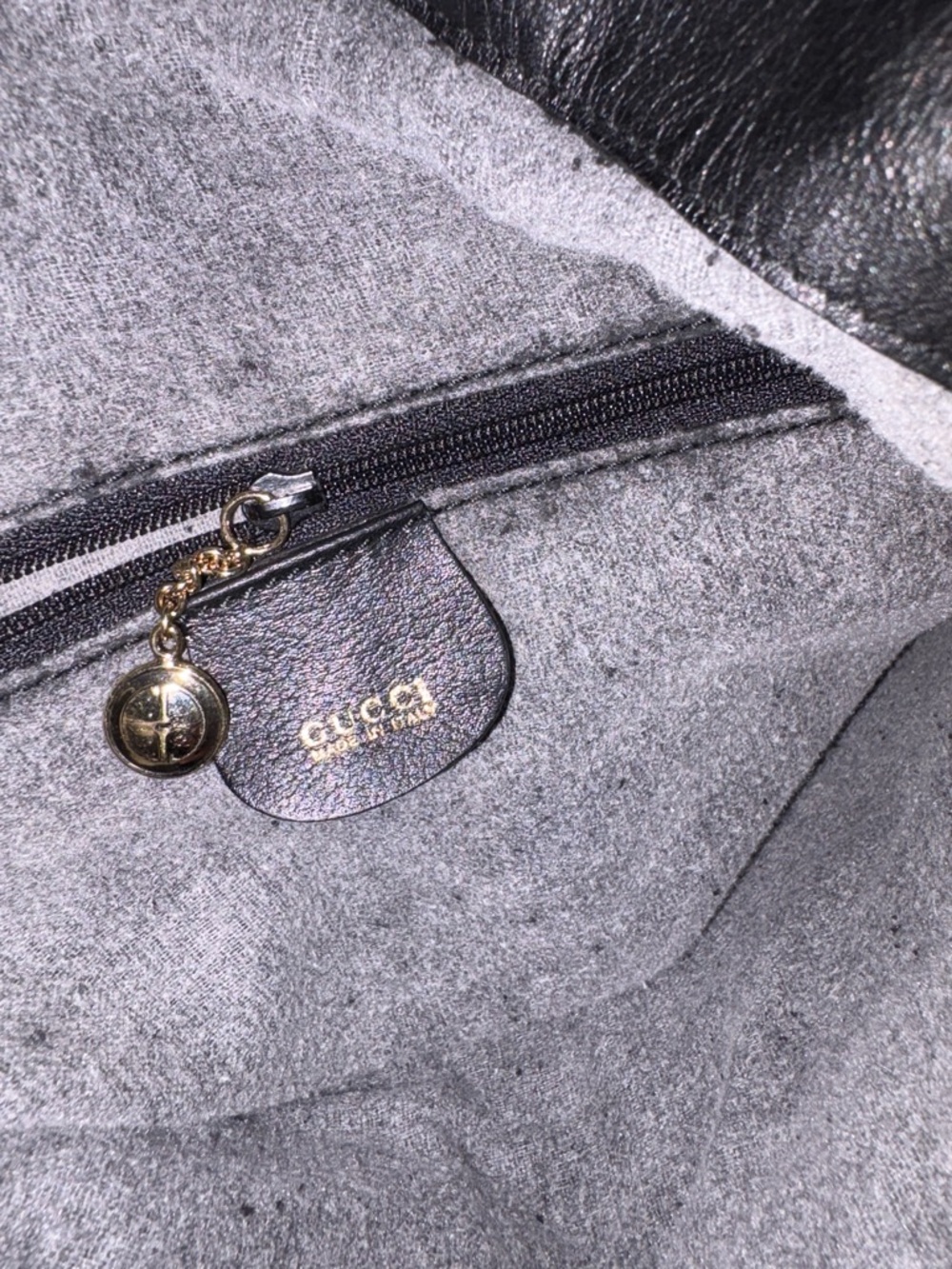 Vintage Gucci Black Leather Shoulder Bag with Bamboo Handle - Picture 5 of 7